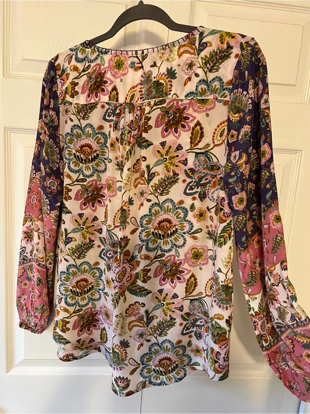 NWT. Tolani 100% silk Janessa Tassel Tie-Front Floral Blouse in Pink / Purple - Picture 4 of 11